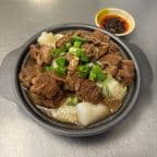 Best Beet Stew Rice Noodles Roll Pot 啫啫牛腩肠粉煲 in Sacramento, CA